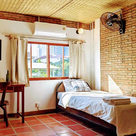 Hotel Yk Art House Phnom Penh Esterno foto